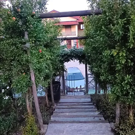Casa Del Canta Holiday home Borgomale